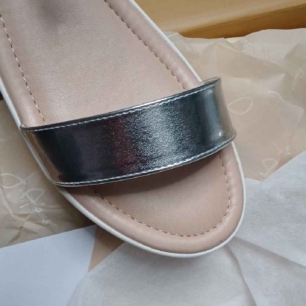 J ADAMS Silver Wedge Sandals - Picture 5 of 9